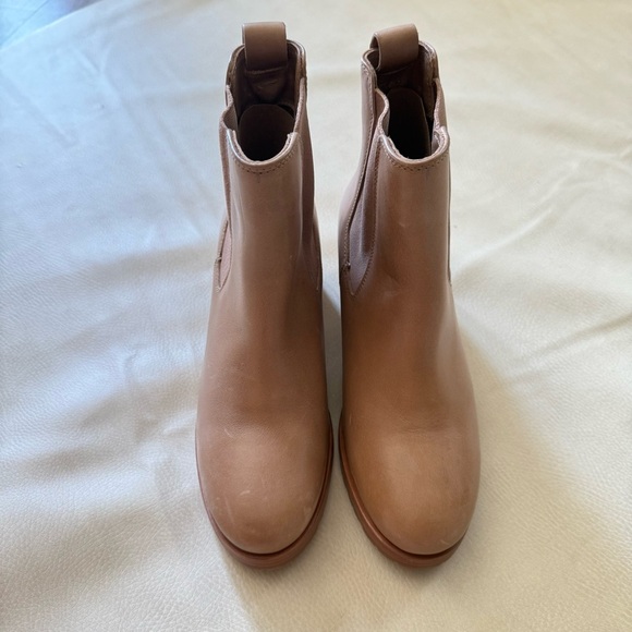 Nisolo Ana Go-To Heeled Chelsea Boot - Picture 7 of 14